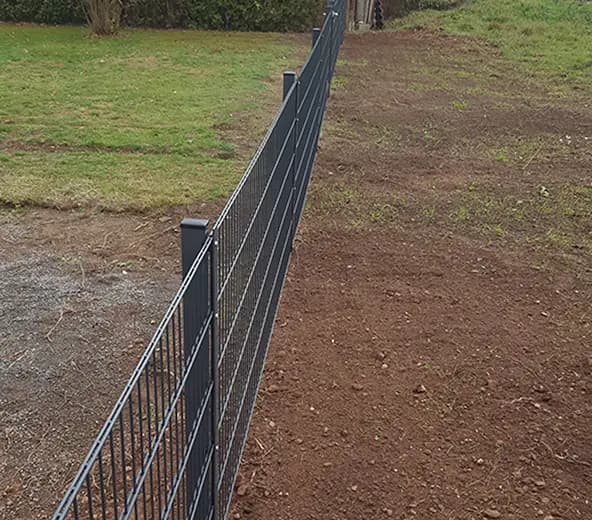 Zaunbau und Maschendrahtzaun